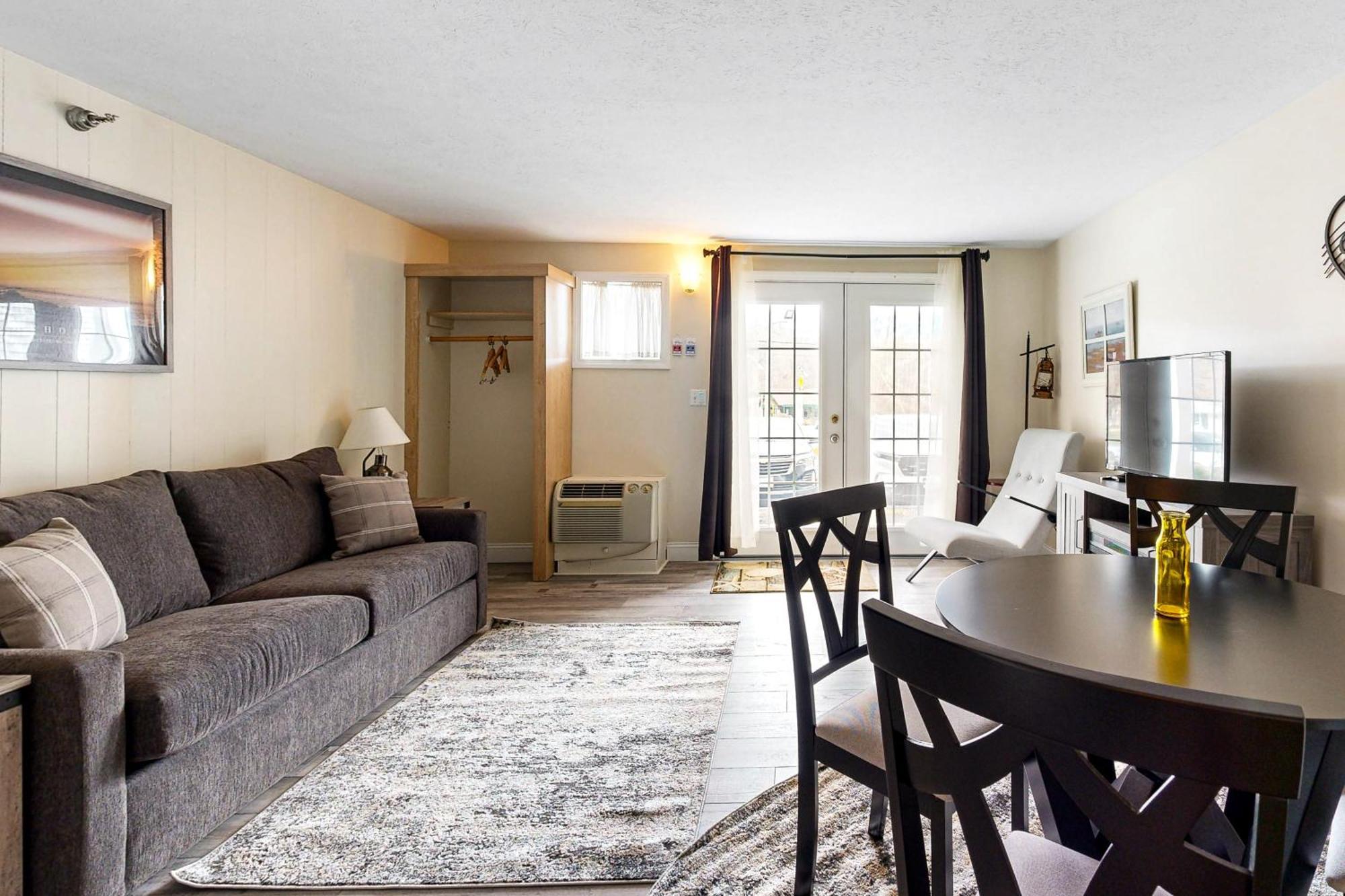 One-Bedroom Standard Apartment