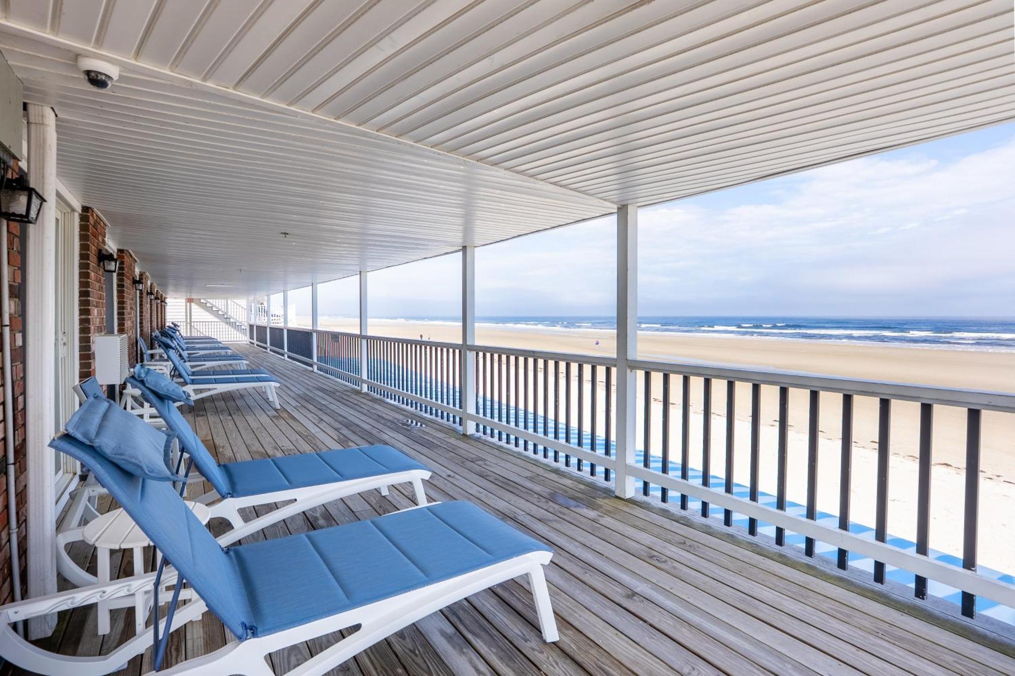 Skippers Oceanfront Two Queen