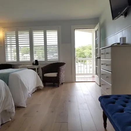 Auberge On The Cove-3
