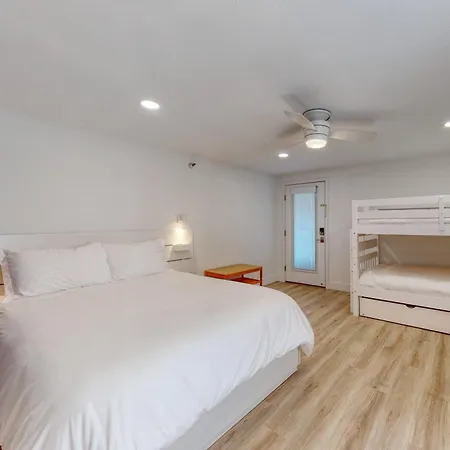 Seafarer Resort-2